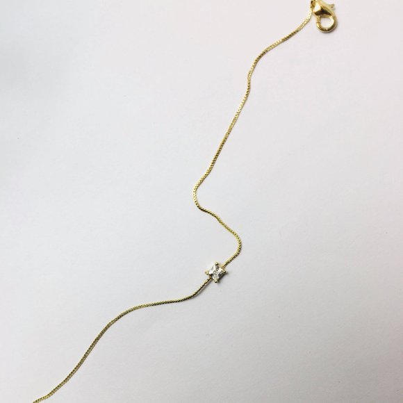 Cute Fashion Dainty Gold Colored Bracelet - Picture 2 of 3